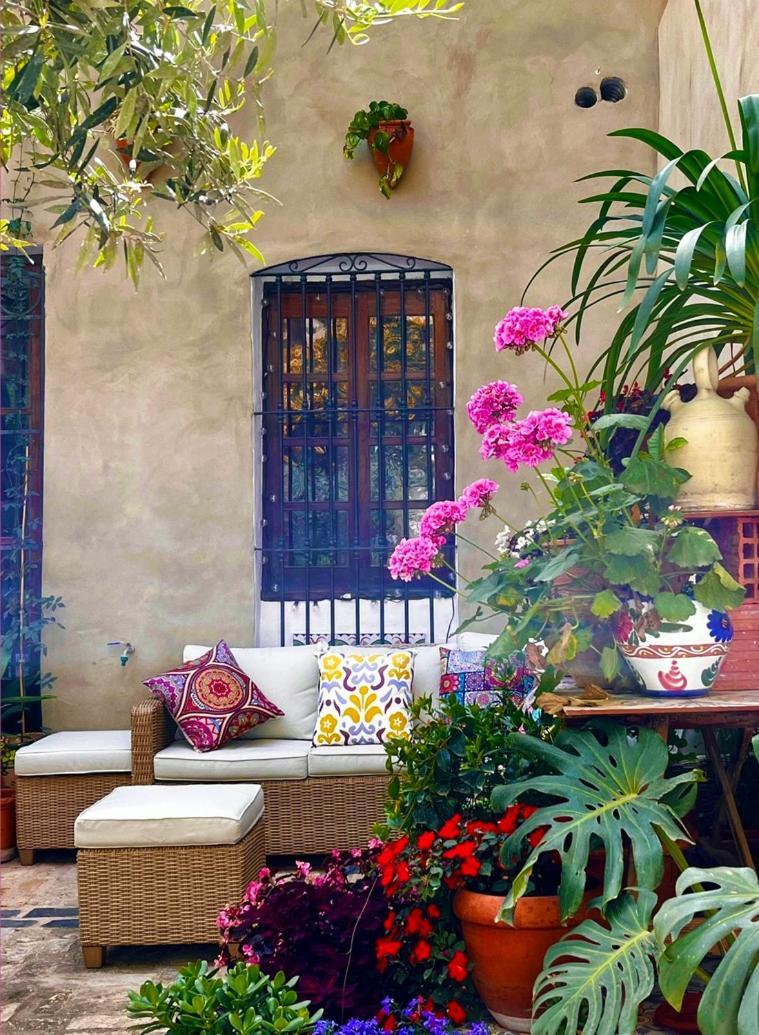 Oliva Courtyard Guesthouse ภายนอก รูปภาพ