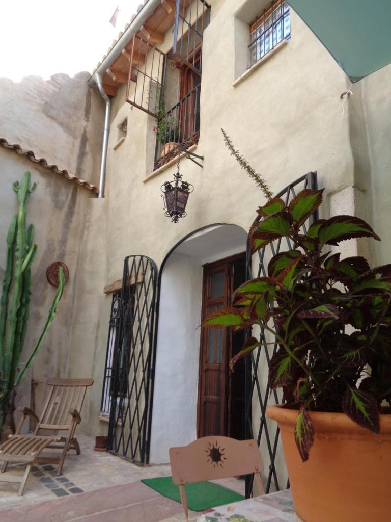 Oliva Courtyard Guesthouse ภายนอก รูปภาพ